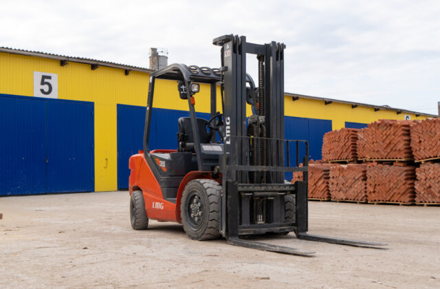 Вилочный погрузчик 3 тонны